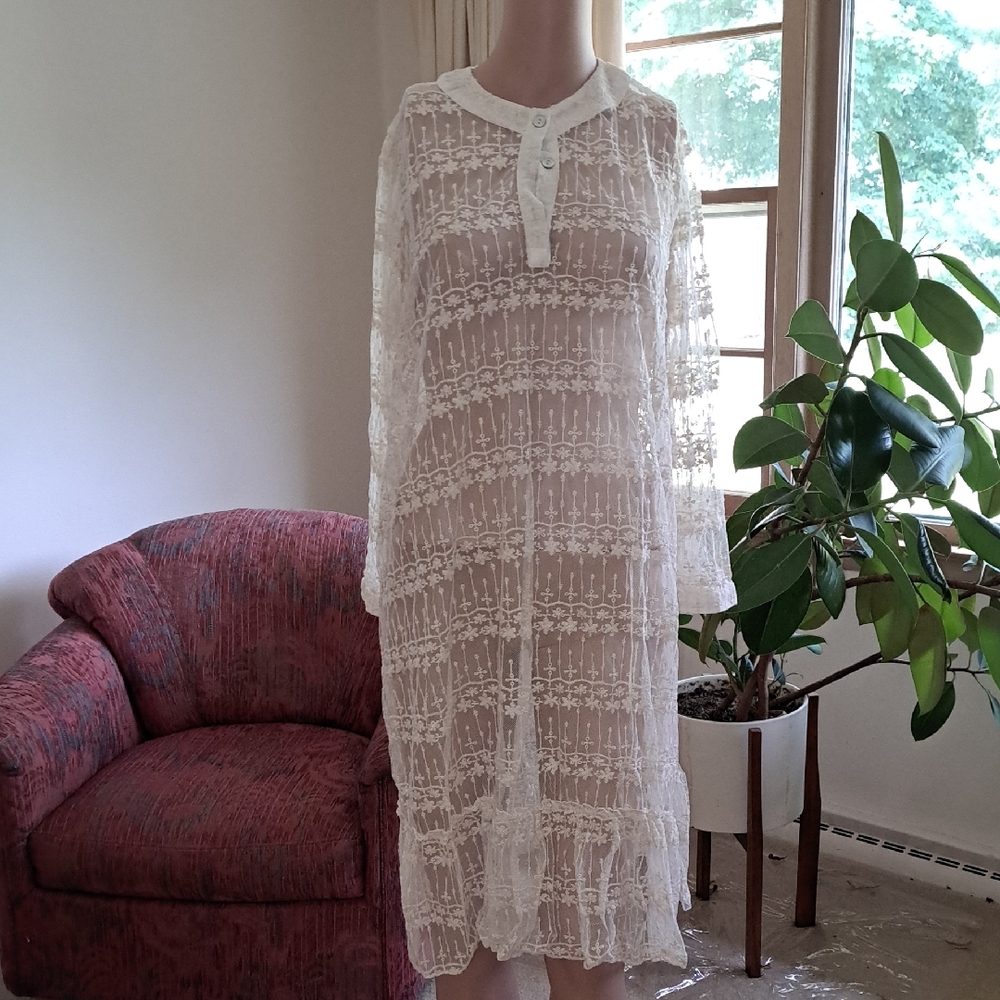 👻POL Lace Dress Or Coverup